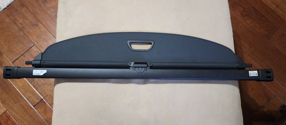 Mercedes Retractable Cargo Cover