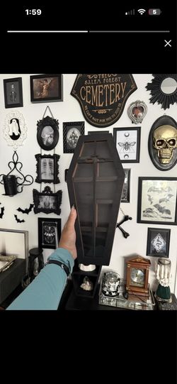 Decorative coffin