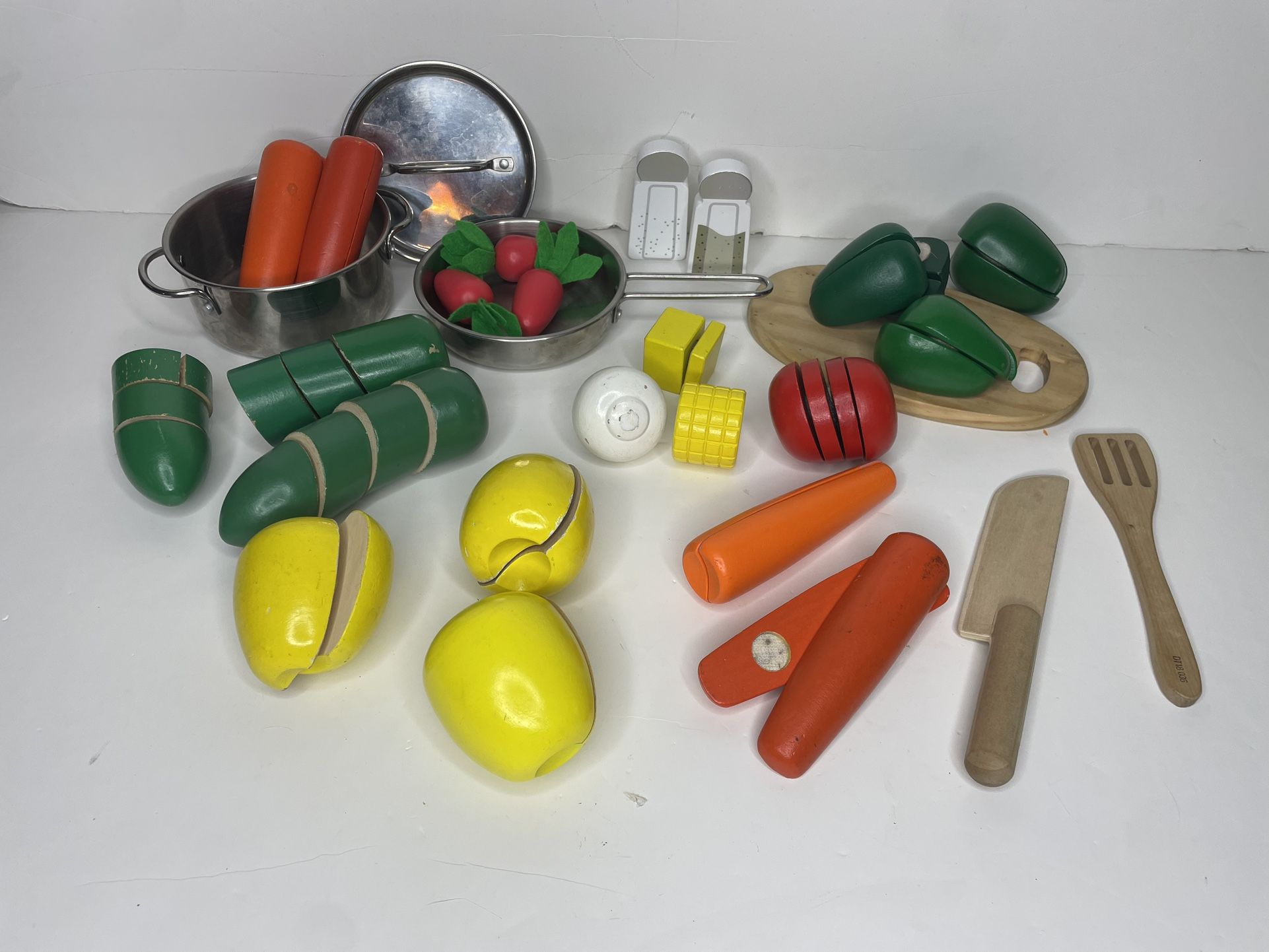 Melissa And Doug play pretend Vegetables