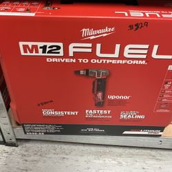 Milwaukee M12 FUEL ProPEX Expander Tool Kit with 1/2 in. - 1 in. RAPID SEAL ProPEX Expander Heads