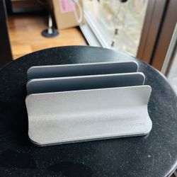 Laptop stand Vertical Dock
