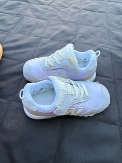 3 pairs of toddler (girl) shoes