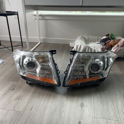 2010-2016 Cadillac SRX Headlights Headlamps Pair Driver