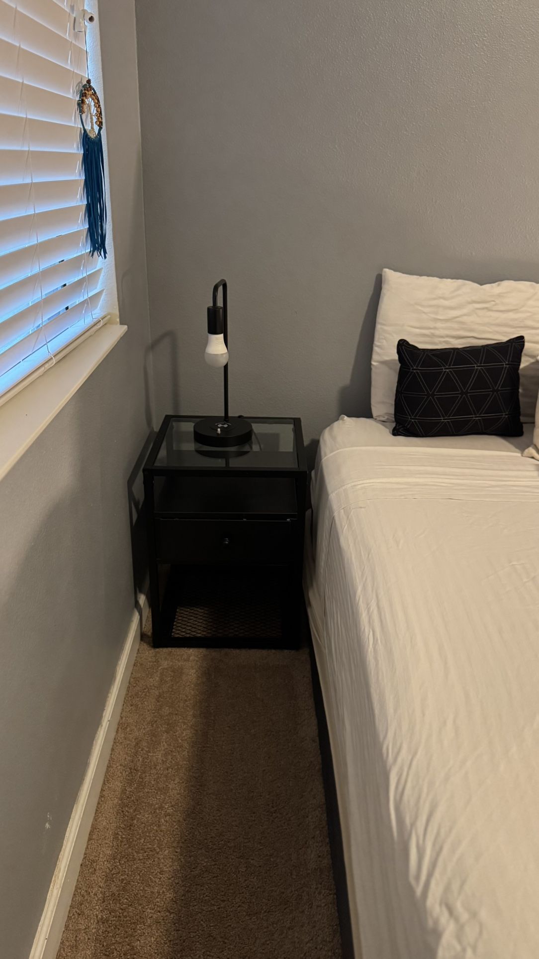 2 Nightstands Glass Top Black