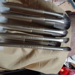 Vince Camuto Brushes 