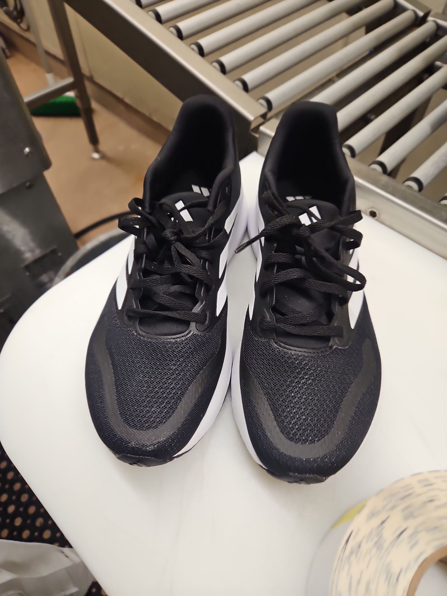 Adidas tennis shoes womens sz9