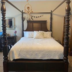 Queen Canopy Bedroom Set (Ashley Furniture) 