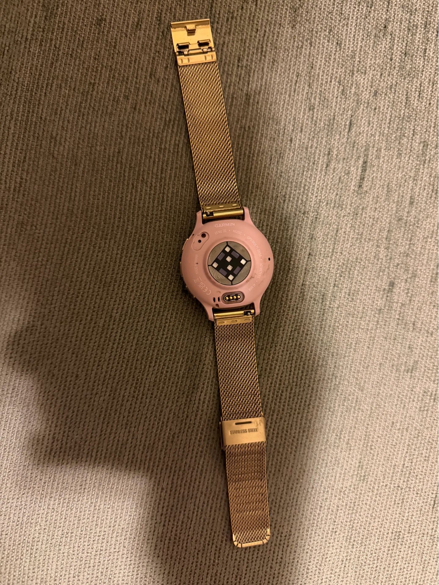 2024 Garmin Venu 3s in pink
