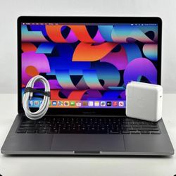 MacBook Pro 13” 2020 Touchbar Space Grey 8GB 500GB Adobe Suite Office 2020 Logic Pro ⭐️⭐️⭐️⭐️⭐️