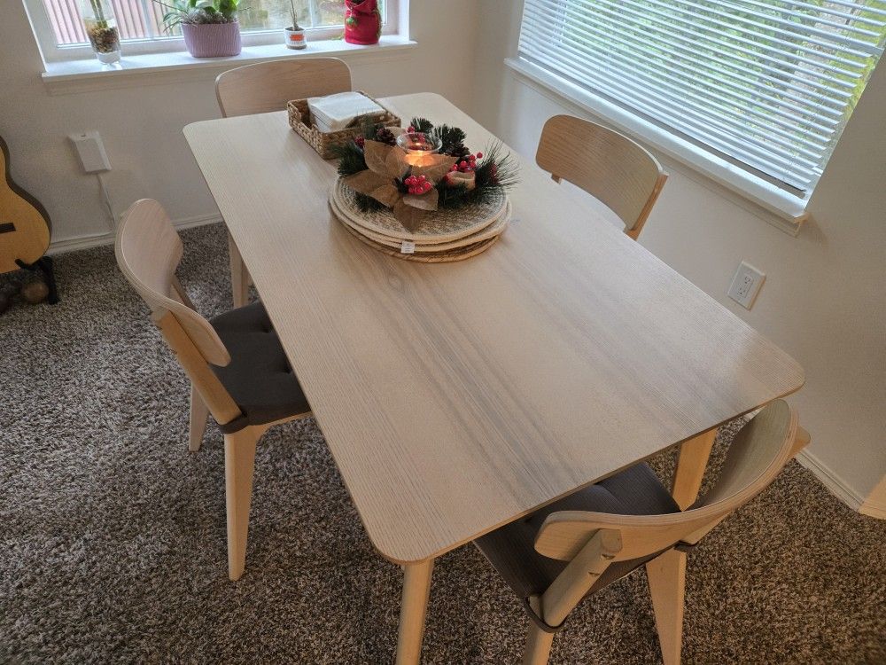 Dine Table-  With 4 Chairs / Great Deal