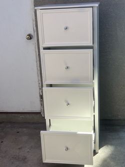 IKEA archivero para oficina  de madera muy mbuenas condiciones