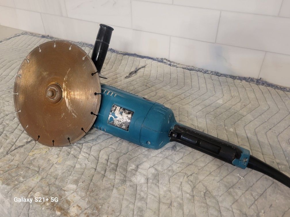 Makita Grinder Heavy Duty