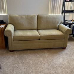 Ethan Allen Paramount Pear 70” Sofa