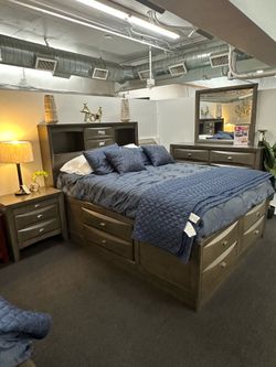 Queen size bed frame new in a box mattress included  we offer same day delivery   Cama Queen size Nueva en Caja Colchon. Incluido entregamos a domicil