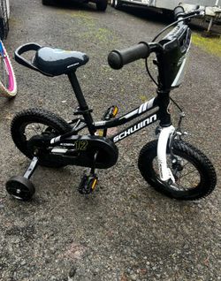 Boys 12 bike with training wheels