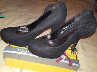 Black Heels size 7