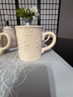 Hausenware Oversized Christmas Mugs w/Snowflakes (set of 4)