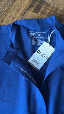 Figs scrubs top