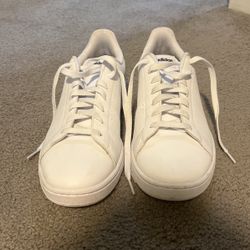Adidas Advantage Sneaker (worn Once)
