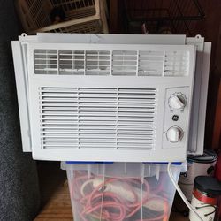Air Conditioner- Window Unit