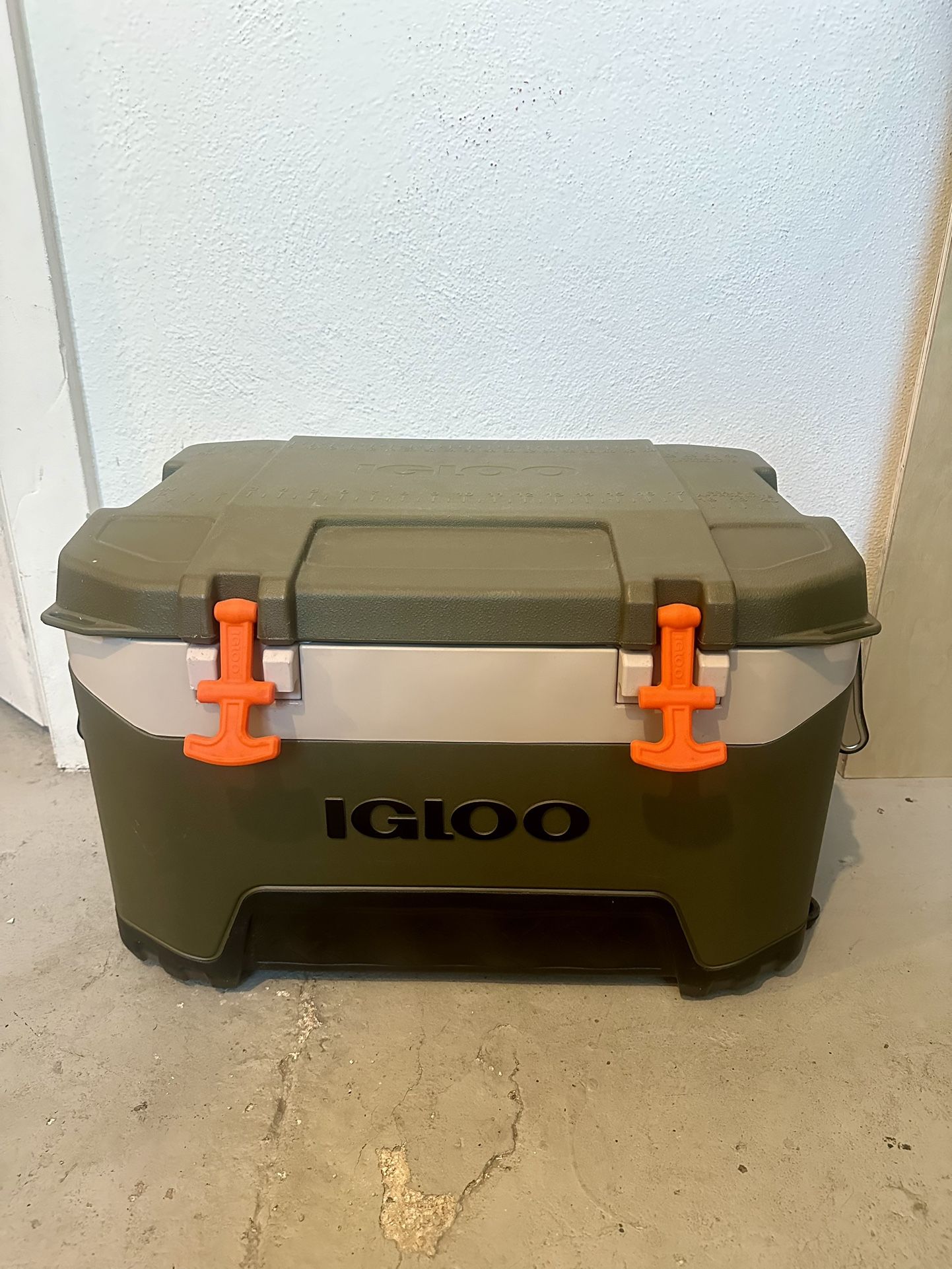 Igloo cooler 52 Quart