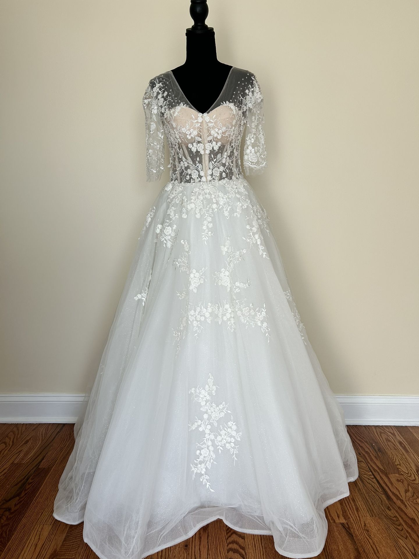 Sheer Lace Wedding Gown US 2/4
