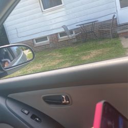 2 Chairs 🪑 Glass Table Asking $35 OBO