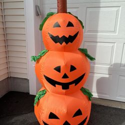 5ft Tall Inflatable Pumpkin Stack Outdoor Halloween Scene 