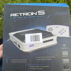 Retron 5 Gaming Console