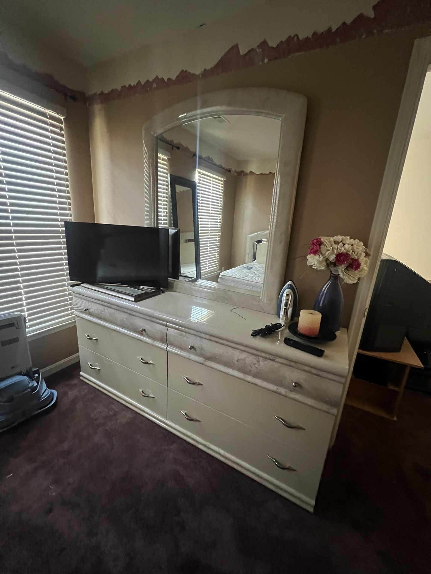 Bedroom Set for Sale – $300 (OBO)