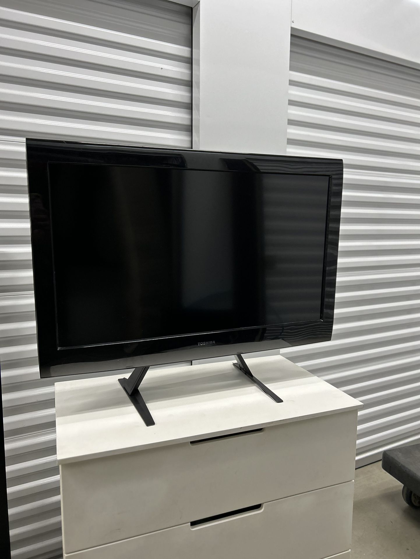 37” Toshiba TV