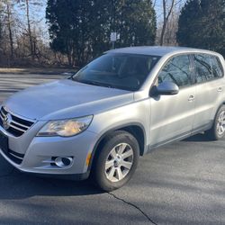 2010 Volkswagen Tiguan S 4MOTION 4CYL turbo SUV