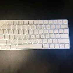 Apple Magic Keyboard 