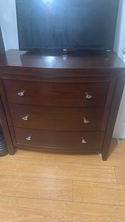 Dresser 3 drawers