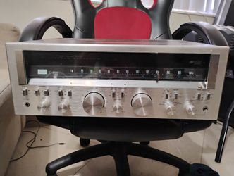 Vintage Stereo Receiver