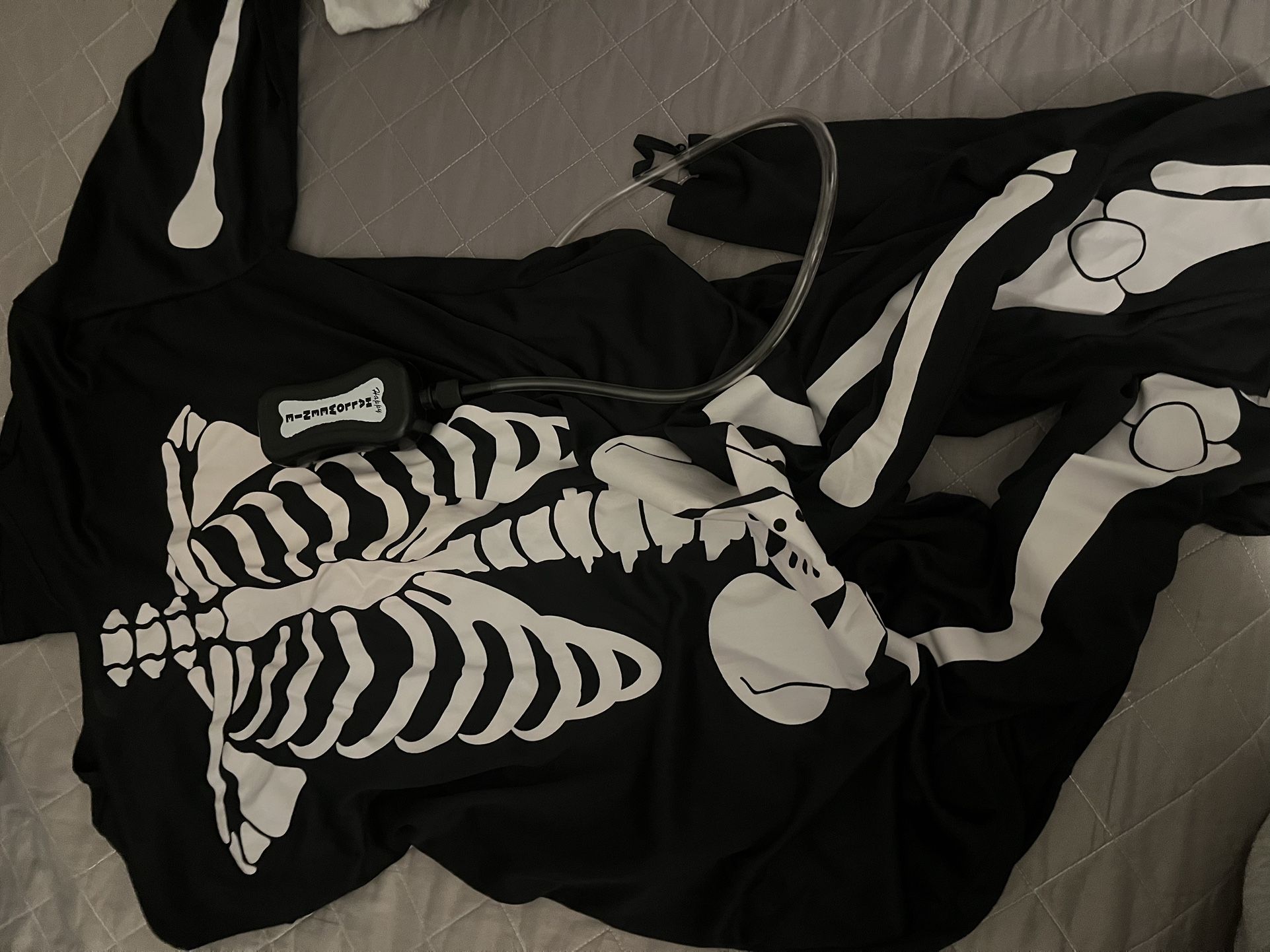 Skeleton costume