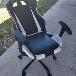 Gaming Chair Good Condition 