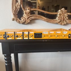 Radial JX44 Guitar and Amp switcher