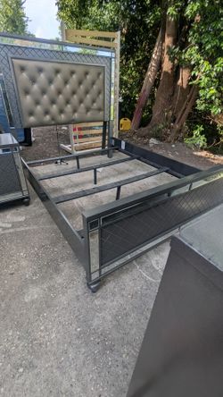 Queen bed set