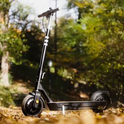 Okai Neon ES30 electric scooter