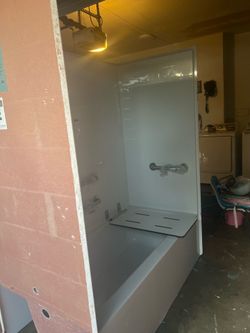 2 shower Tubs