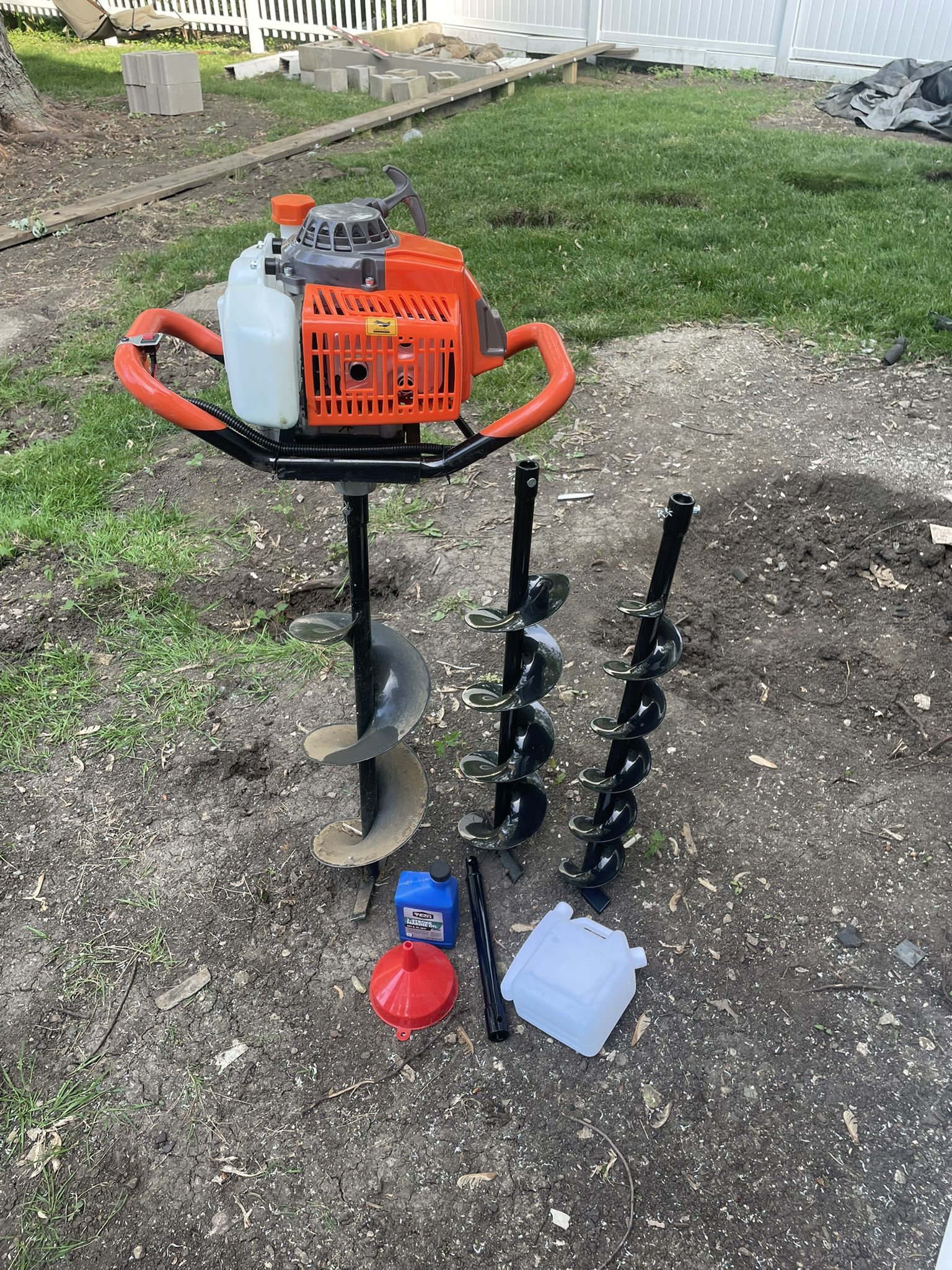 Post Hole Digger, 71CC With 3 Drill Bits
