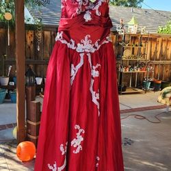 Beautiful Quinceañera Dress  Size  Small 