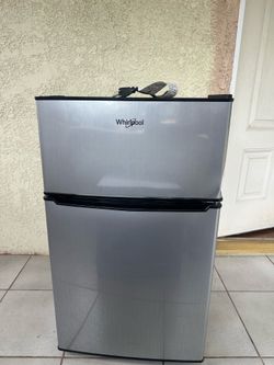 Whirlpool 4.0 cu ft Mini Fridge