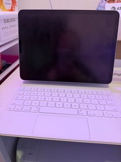 iPad Air 4 with Magic Keyboard