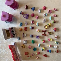 Shopkins Lot Of 53  Plus Accessories (C1)