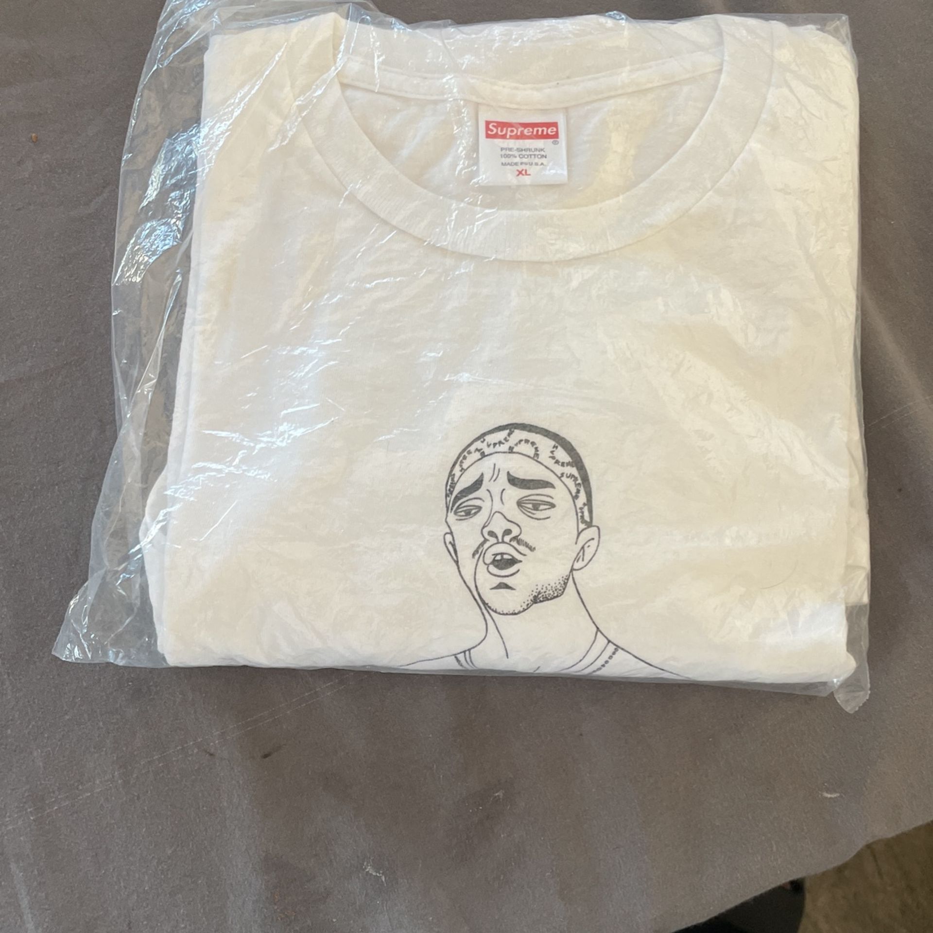 Supreme T-shirt
