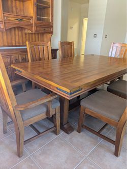 6 seat Dining Table with Matching Hutch