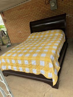 Queen size bed