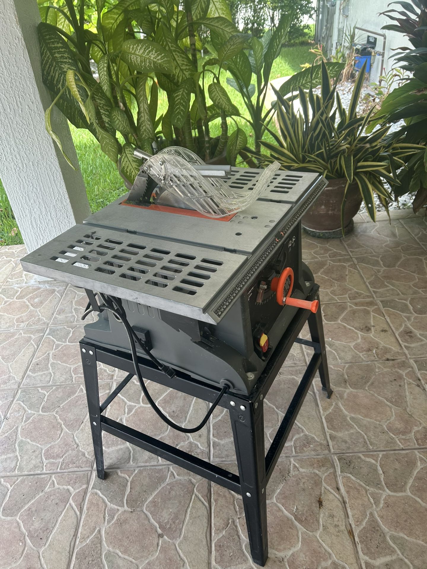 $125 - 10in Table Saw